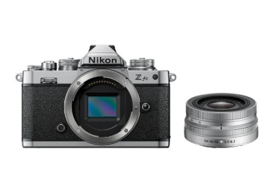 NIKON Z fc + Nikkor Z DX 16–50mm f/3.5-6.3 VR Silver Edition Kit, Ausstellungsmodell bei Interdiscount