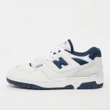 New Balance 550 white/dark blue in den Grössen 41.5 bis 45 bei Snipes