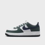 NIKE Air Force 1 (GS) Vintage Green/Obsidian White bei Snipes in den Grössen 36-40