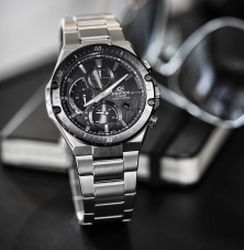 Casio Edifice Solarbetriebene Quarzuhr mit Saphirglas bei Christ Uhren & Schmuck