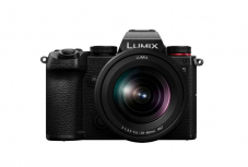 Panasonic Lumix S5 Kit mit Panasonic 20-60mm 3.5-5.6 Objektiv | Dank 400 CHF Cashback für 1299 CHF