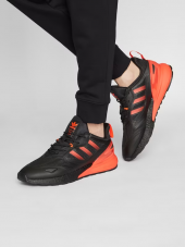 Diverse Sneakers für Damen und Herren bei About You, z.B. ZX 2K Boost 2.0 für CHF 59.90